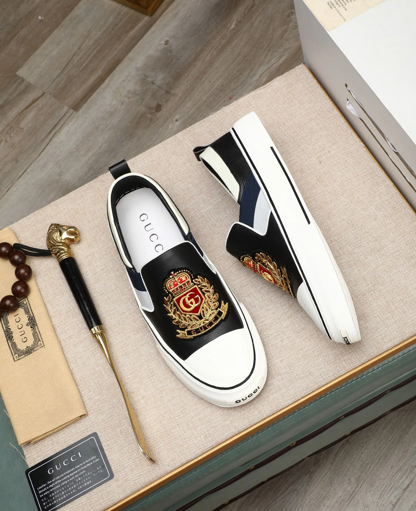 Men's shoes 💰460 GUCCI🔍🔍The latest models are on sale at the same time at the counter. Original calfskin imported from Italy, genuine leather lining, (high-end, extravagant, and classy) with exquisite workmanship. Soles: Original soles specially provided by the original factory. ⚠Exclusive double-layer movable molded soles are super comfortable⚠. Photos of the real thing🎬The real thing is even better🔍🔍"High quality·Follow the order" Code number 38-44